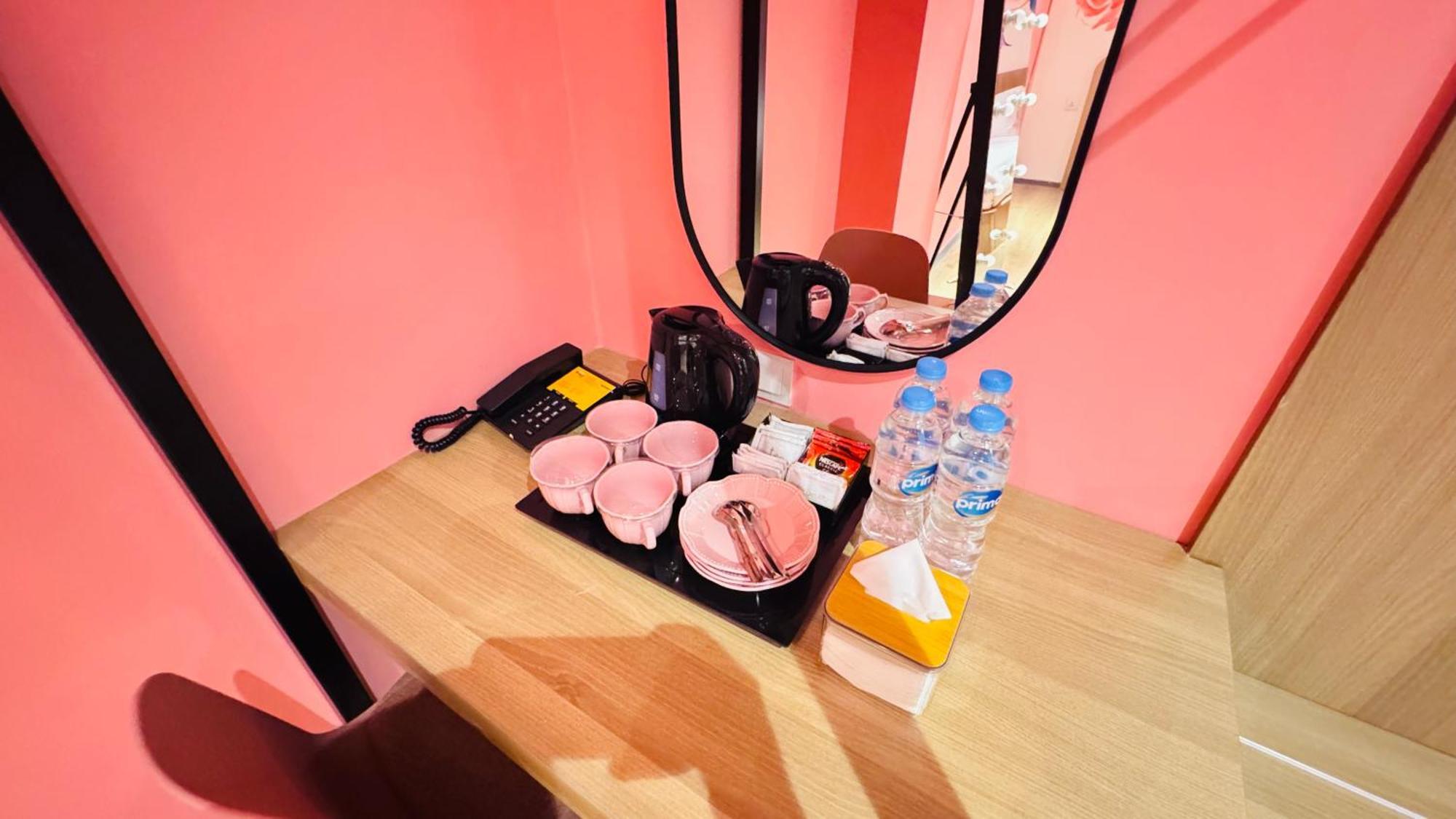 Yellow Bee Resort Cililitan Jakarta Ngoại thất bức ảnh