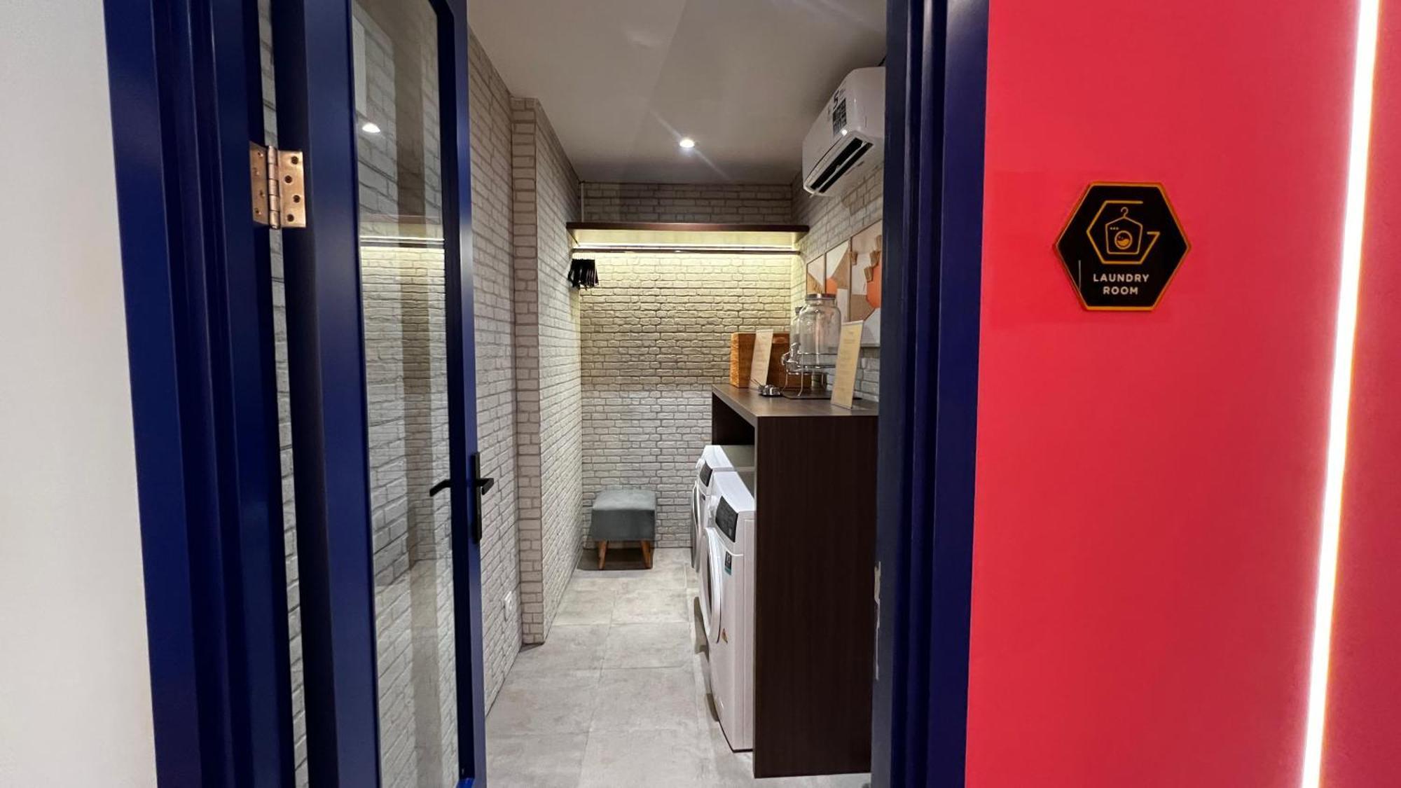 Yellow Bee Resort Cililitan Jakarta Ngoại thất bức ảnh