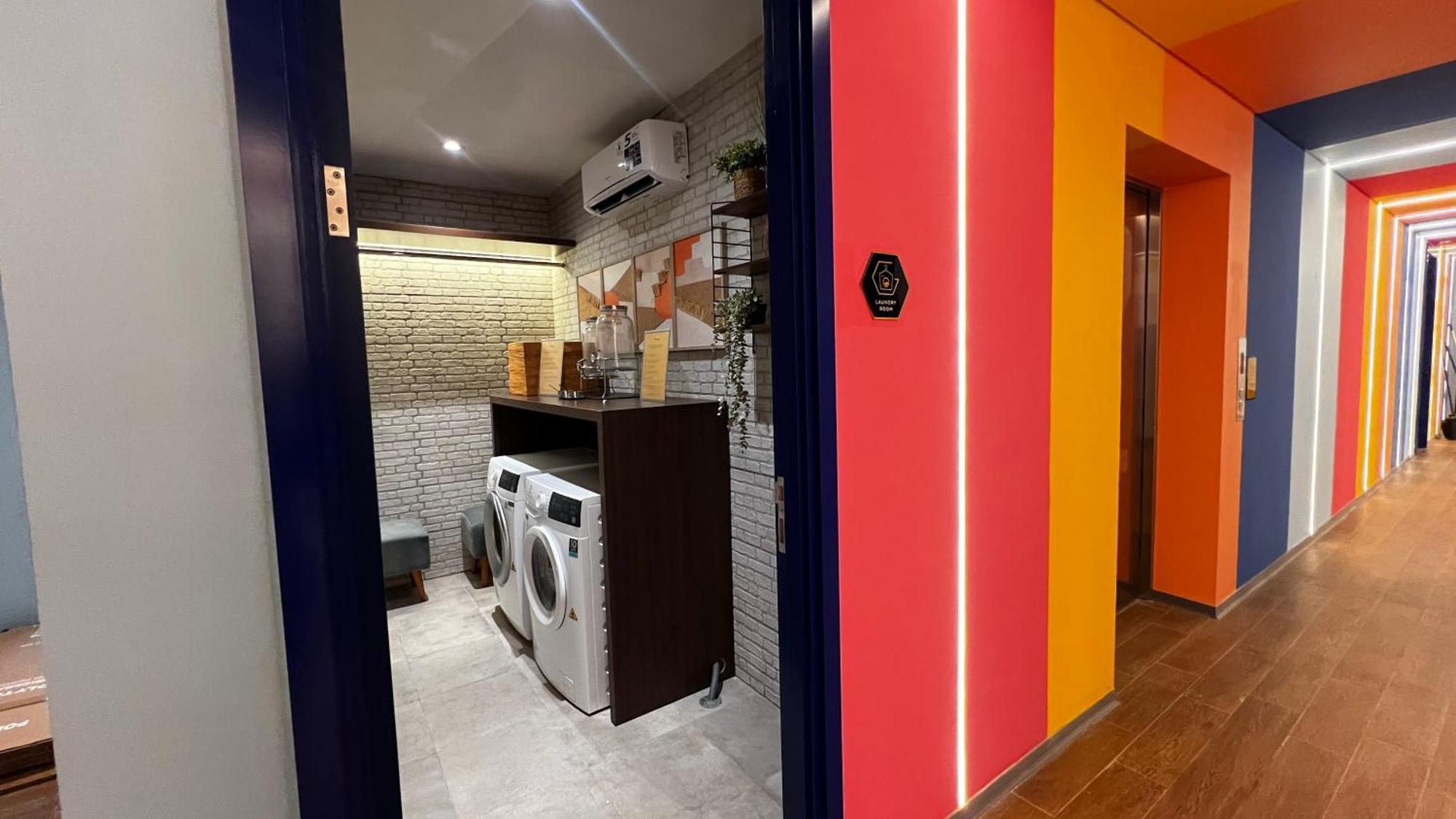 Yellow Bee Resort Cililitan Jakarta Ngoại thất bức ảnh