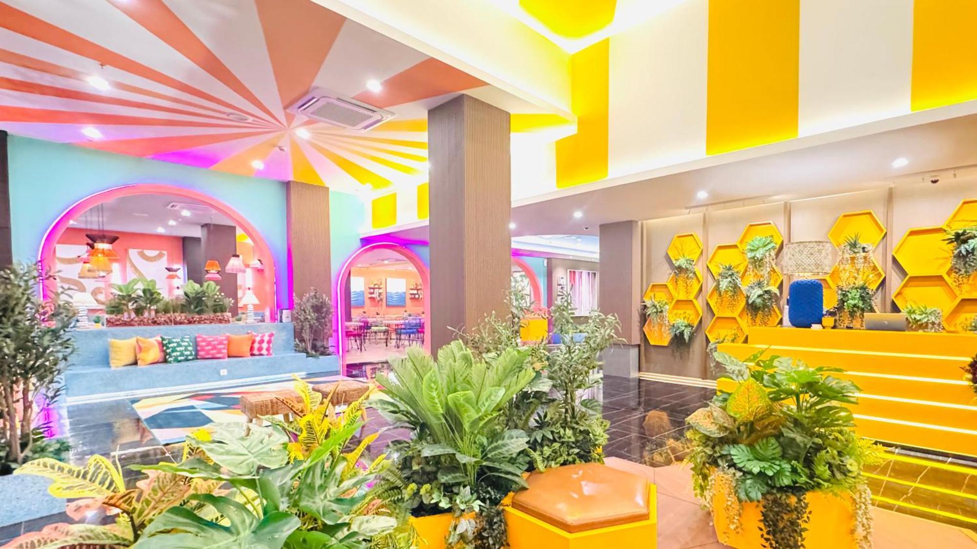 Yellow Bee Resort Cililitan Jakarta Ngoại thất bức ảnh