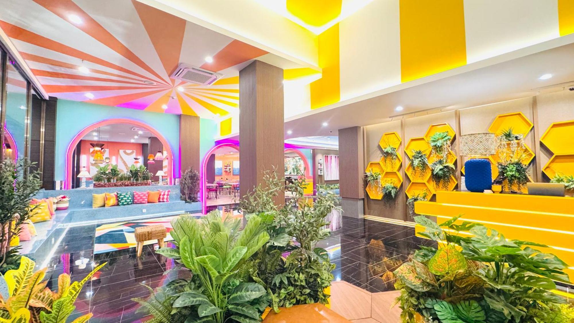 Yellow Bee Resort Cililitan Jakarta Ngoại thất bức ảnh